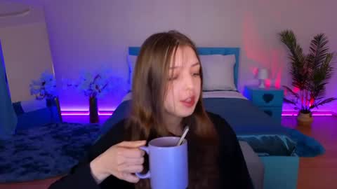 Lili Bakery online show from June 13, 1:47 am