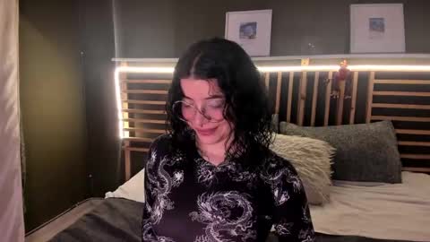 Snapshot of lilibeth___ chatting on March 6, 5:46 am Lili online show from March 6, 5:46 am