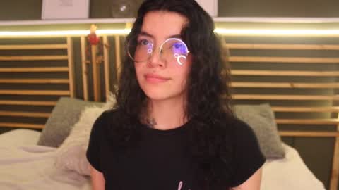 Snapshot of lilibeth___ chatting on March 11, 6:43 am Lili online show from March 11, 6:43 am