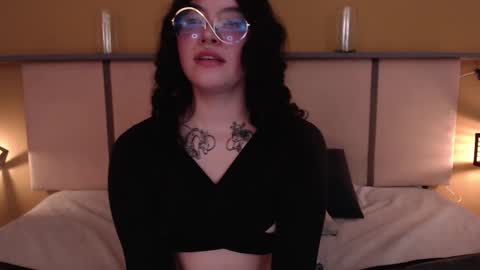 Snapshot of lilibeth___ chatting on November 7, 3:01 pm Lili online show from November 7, 3:01 pm