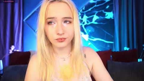 lilielfie online show from March 14, 1:23 am