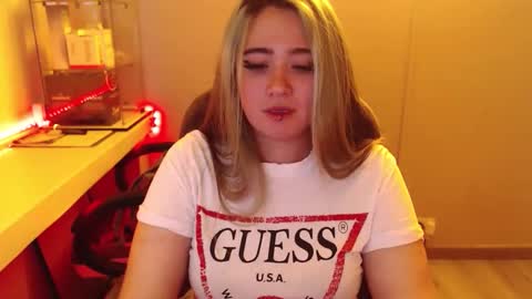 Snapshot of liliith_zeniith chatting on May 30, 4:31 am Liliith online show from May 30, 4:31 am