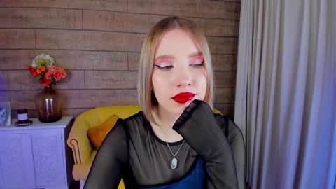 LiliLinn online show from February 4, 8:35 am