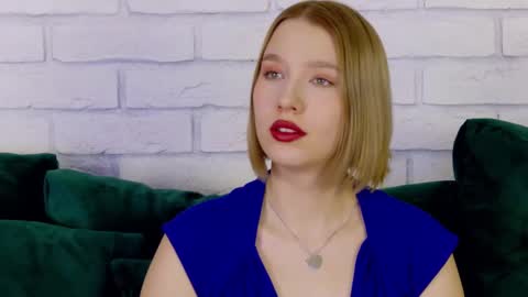 LiliLinn online show from February 15, 6:12 am