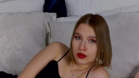 LiliLinn online show from February 22, 9:23 am