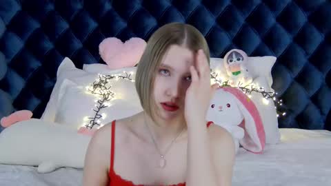 LiliLinn online show from March 3, 4:25 am