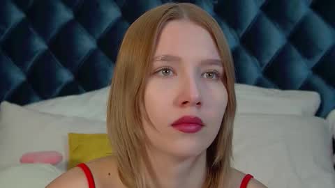 LiliLinn online show from September 19, 4:36 am