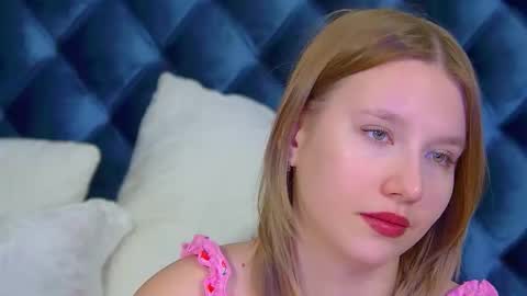 LiliLinn online show from November 28, 5:32 am