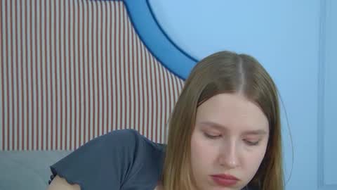 LiliLinn online show from August 3, 9:04 am