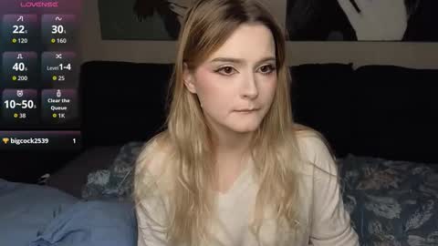 Snapshot of lilit__harwell chatting on November 15, 12:30 am Luna online show from November 15, 12:30 am