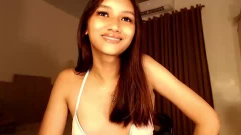 Snapshot of lilit_sensual chatting on September 18, 2:35 am Chloe online show from September 18, 2:35 am