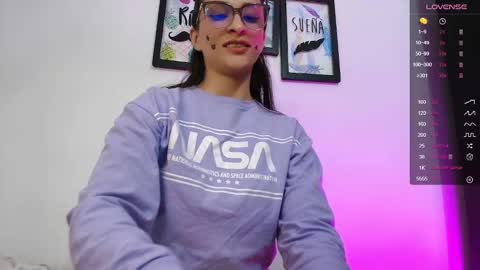 Snapshot of lilith01_ chatting on October 2, 10:28 pm Leidy online show from October 2, 10:28 pm