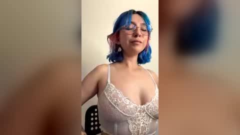 Snapshot of lilith_3r chatting on June 13, 5:49 am Lilith online show from June 13, 5:49 am