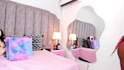 Snapshot of lilith_55 chatting on December 1, 10:59 pm lilith_55 online show from December 1, 10:59 pm