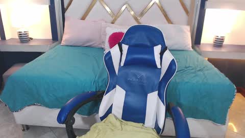 lilith  online show from May 11, 2:45 pm