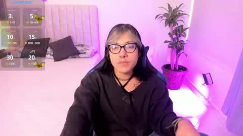lilith  online show from May 20, 11:16 am