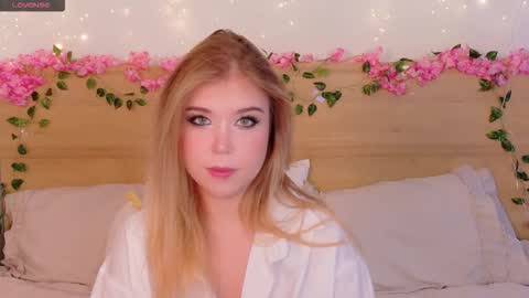 Snapshot of lilith_bonheur chatting on November 2, 9:39 pm Lilith Bonheur online show from November 2, 9:39 pm