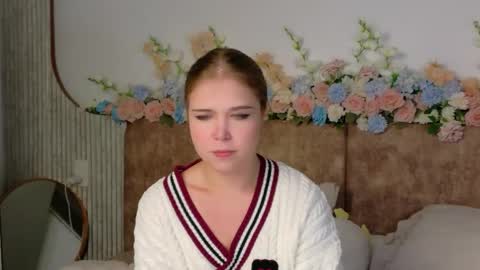 Lilith Bonheur online show from April 28, 2:33 pm