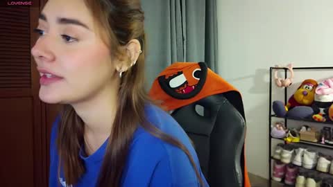 Snapshot of lilith_cruzz chatting on October 31, 4:57 am Lilith online show from October 31, 4:57 am