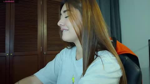 Snapshot of lilith_cruzz chatting on November 30, 3:21 am Lilith online show from November 30, 3:21 am