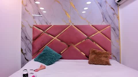 Lilith online show from February 18, 3:35 am