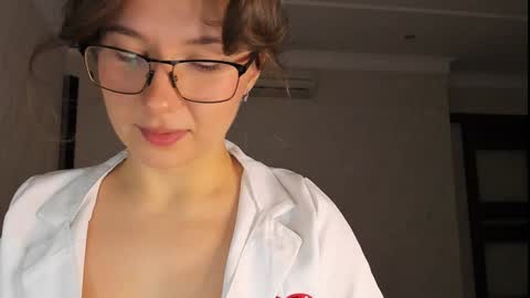 Snapshot of lilith_lutherlow chatting on December 15, 5:34 am lilith online show from December 15, 5:34 am