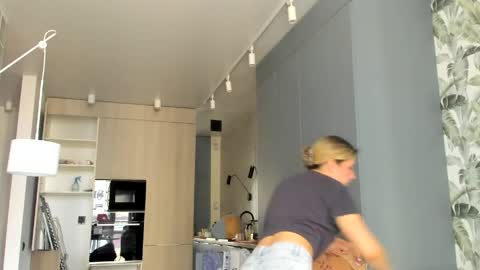 lilith online show from April 12, 9:58 am