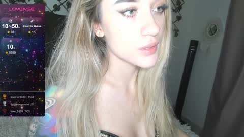 Lilith Parker online show from December 4, 9:07 am