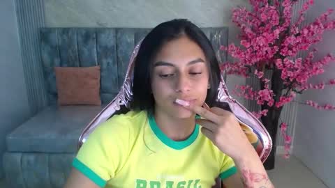 Snapshot of lilith_petit_sub chatting on January 25, 3:52 pm Lilith  online show from January 25, 3:52 pm