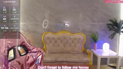 Snapshot of lilith_petit_sub chatting on February 23, 1:10 pm Lilith  online show from February 23, 1:10 pm
