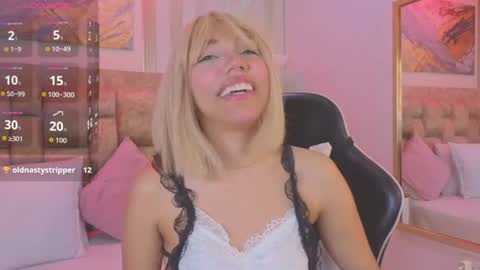 Snapshot of lilith_pink__ chatting on July 23, 4:54 am Lilith pink online show from July 23, 4:54 am