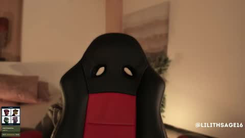 lilith_sage_ online show from November 25, 11:43 am