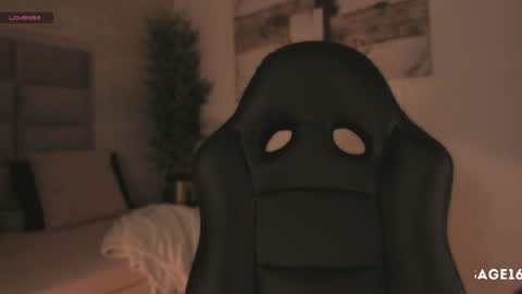 lilith_sage_ online show from April 24, 7:49 pm