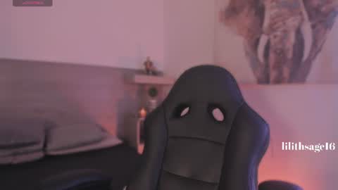 lilith_sage_ online show from June 26, 8:02 pm