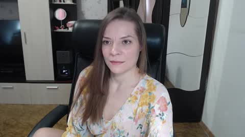 lilith small21 online show from March 8, 9:24 am