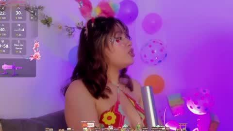 L I L I  online show from March 31, 7:36 pm