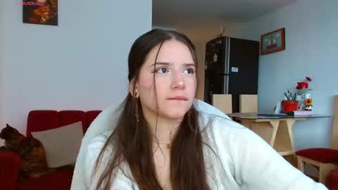 Abril  online show from December 5, 12:36 pm