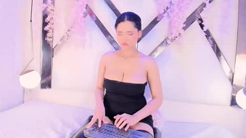 Snapshot of lilithadams11 chatting on November 1, 11:07 pm online show from November 1, 11:07 pm