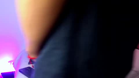 Snapshot of lilithandjacob chatting on December 9, 9:37 pm online show from December 9, 9:37 pm