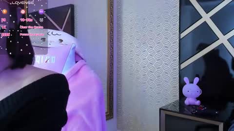 Snapshot of lilithcary chatting on December 14, 11:23 pm Lilith online show from December 14, 11:23 pm