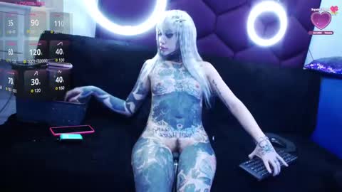 Snapshot of lilithlevis chatting on February 22, 1:00 am Tifon Mary - Indepent model online show from February 22, 1:00 am