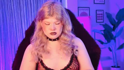 LilithNelson online show from April 28, 2:21 am