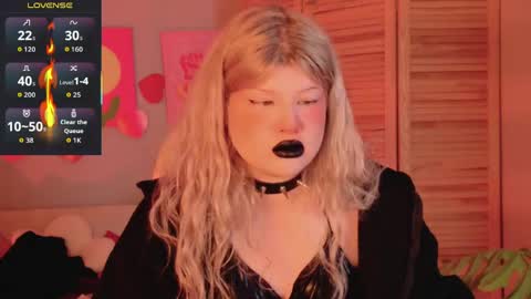 LilithNelson online show from May 6, 1:03 am