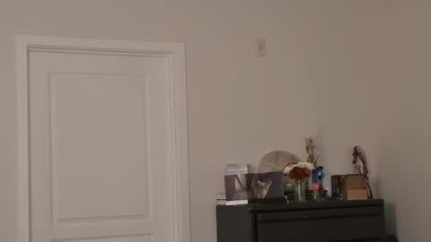 L online show from January 3, 6:03 pm