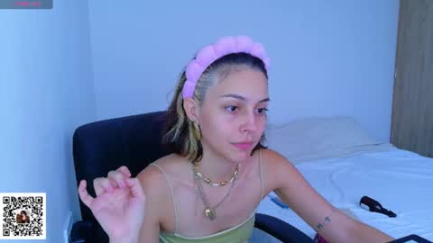 Snapshot of lilithselene chatting on June 15, 10:45 pm Lilith Selene online show from June 15, 10:45 pm