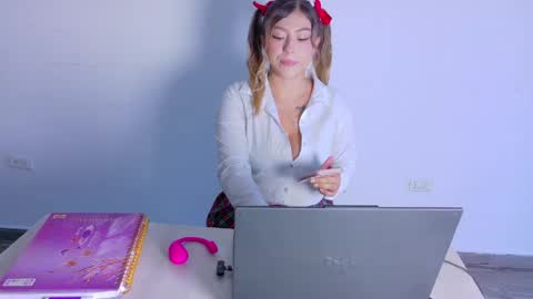 Snapshot of lilithsmiith chatting on May 13, 12:13 pm lilithsmiith online show from May 13, 12:13 pm