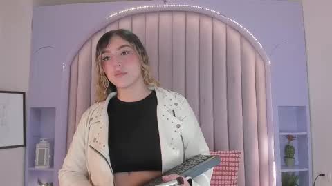 Snapshot of lilithsmith_ chatting on December 16, 11:37 am Lilith online show from December 16, 11:37 am