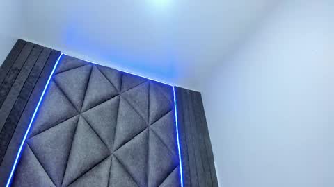 lilithsmith__ online show from February 18, 2:27 pm