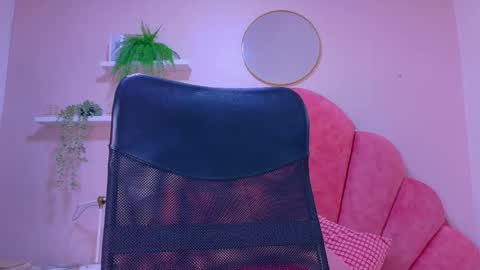 lilithsmith__ online show from February 20, 11:32 am