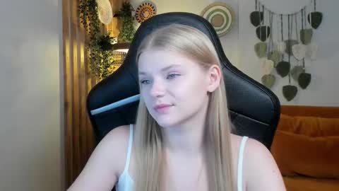 lilitrosen online show from October 10, 5:12 pm